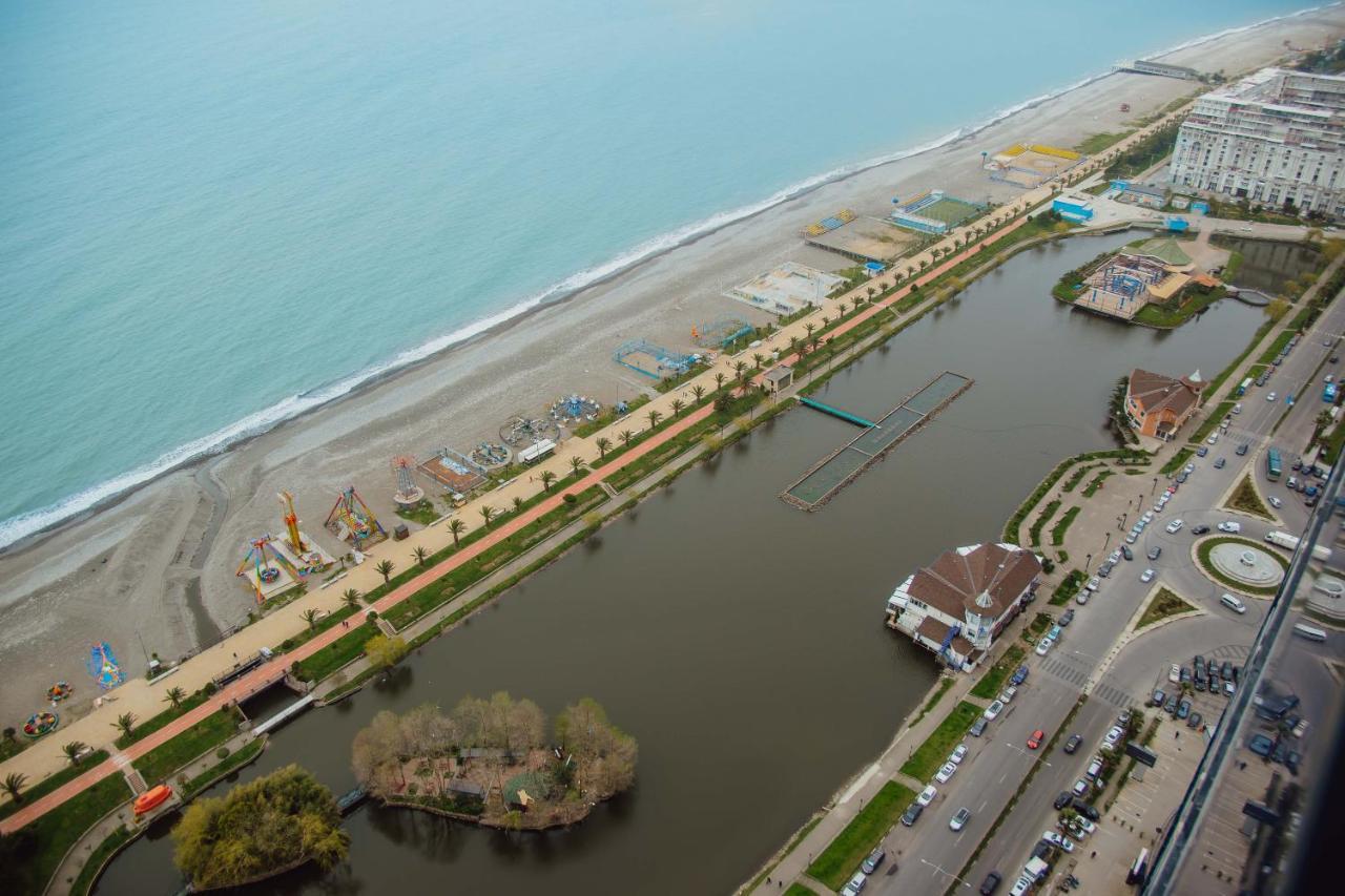 Premium Aparthotel With Sea View Батуми Екстериор снимка