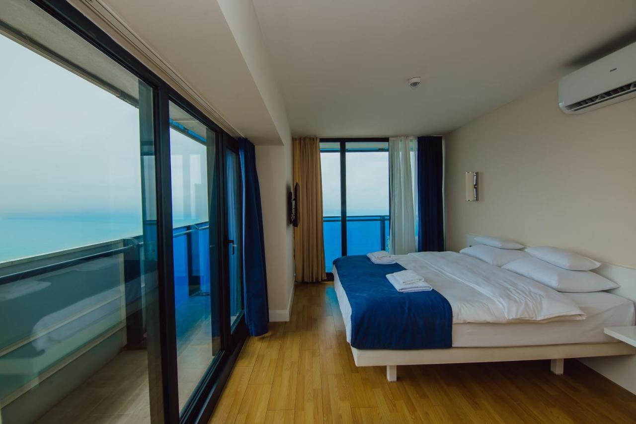 Premium Aparthotel With Sea View Батуми Екстериор снимка