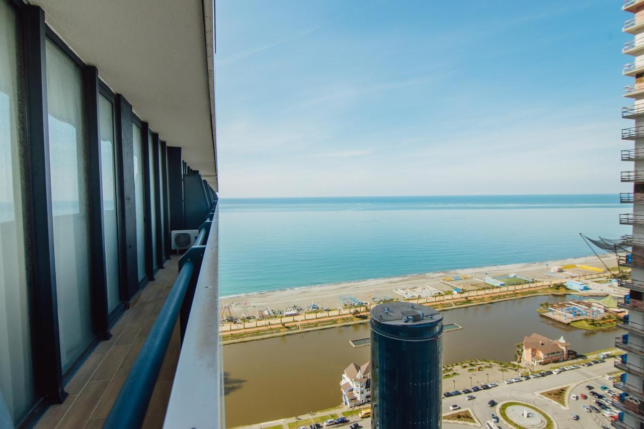 Premium Aparthotel With Sea View Батуми Екстериор снимка