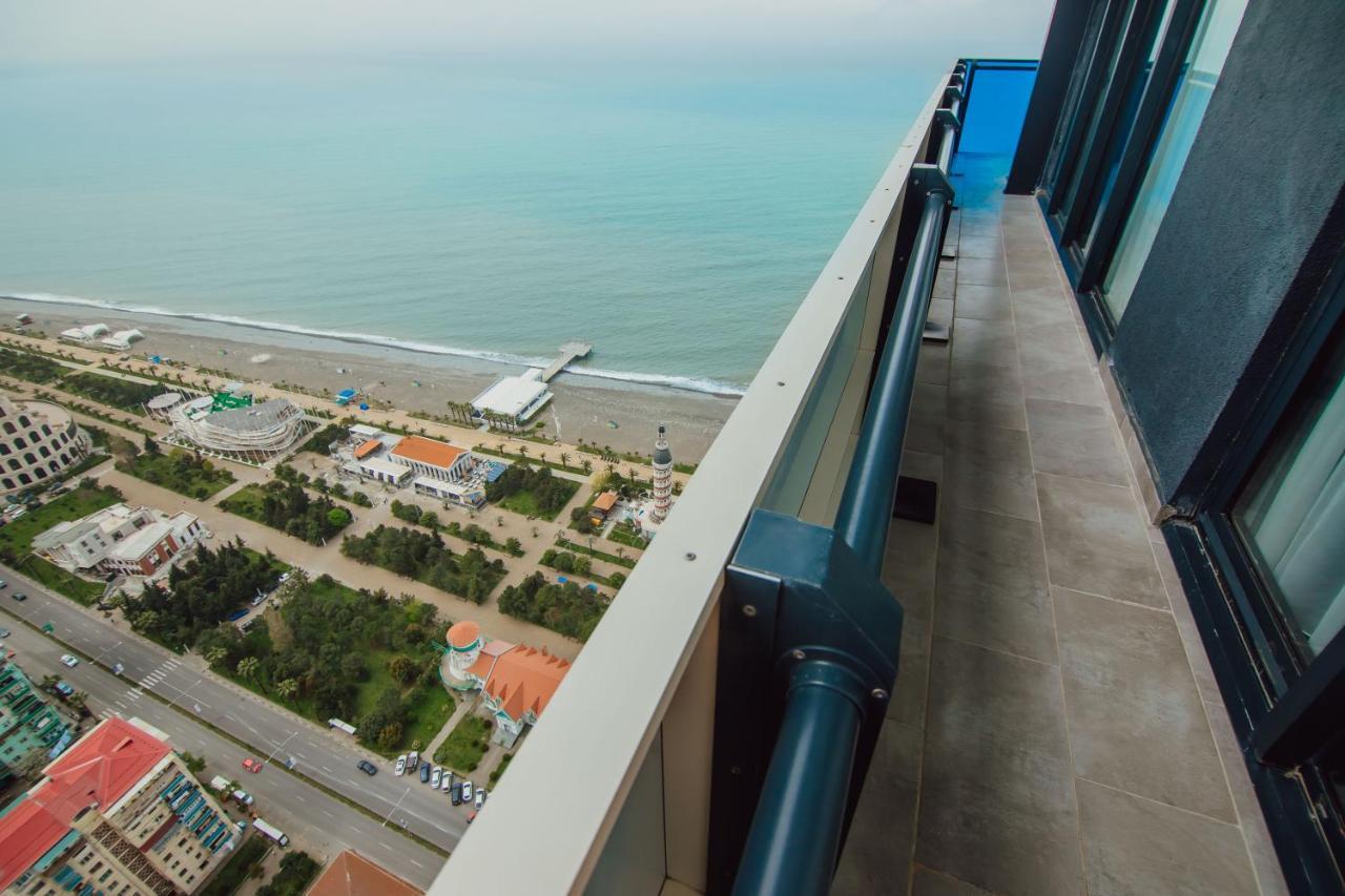 Premium Aparthotel With Sea View Батуми Екстериор снимка