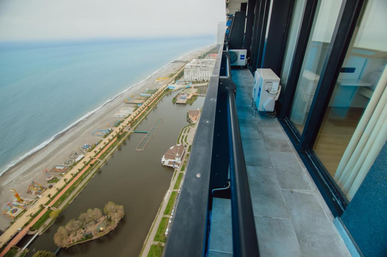 Premium Aparthotel With Sea View Батуми Екстериор снимка