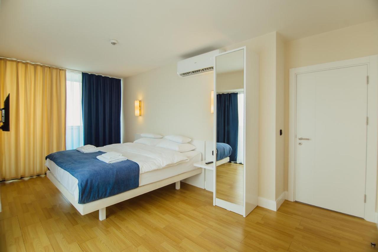 Premium Aparthotel With Sea View Батуми Екстериор снимка