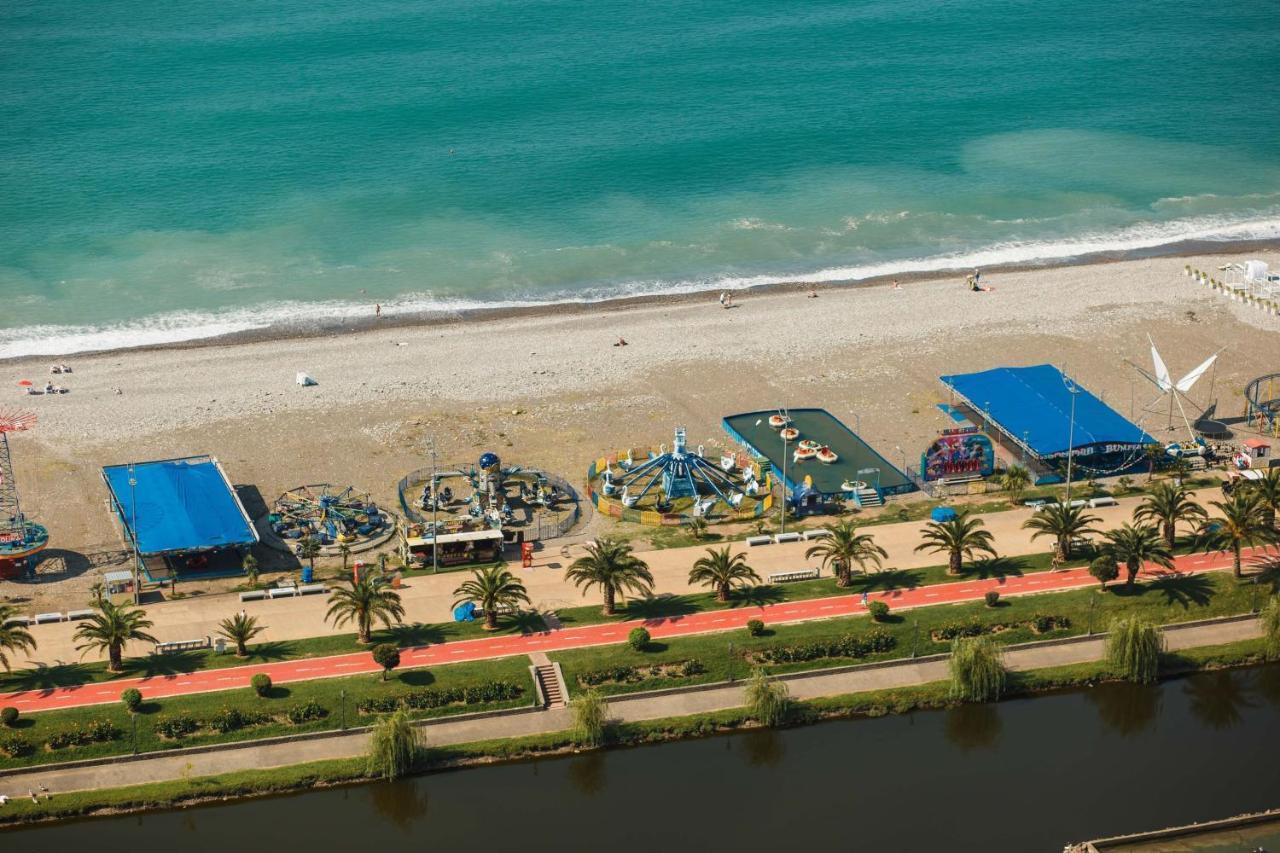 Premium Aparthotel With Sea View Батуми Екстериор снимка