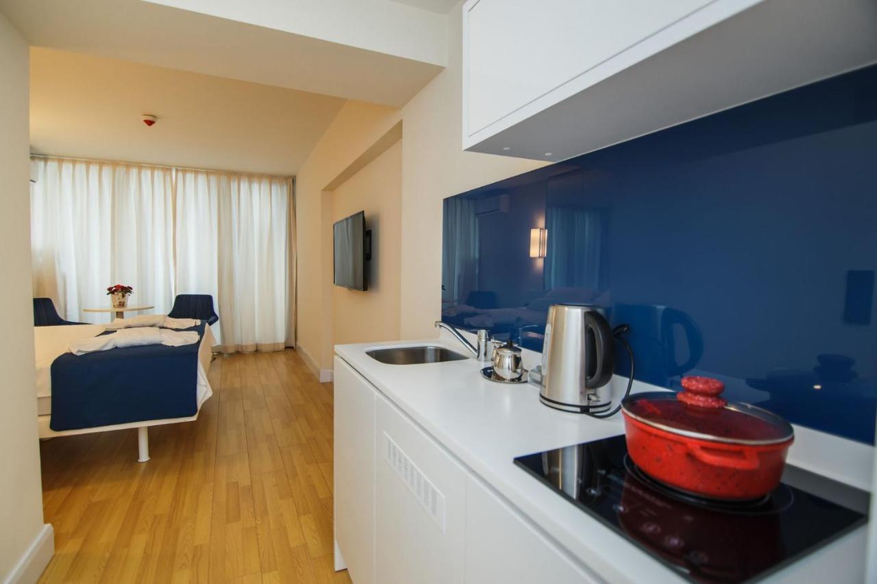 Premium Aparthotel With Sea View Батуми Екстериор снимка